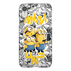 com0031-iphone-xr-minions lerts take selfie